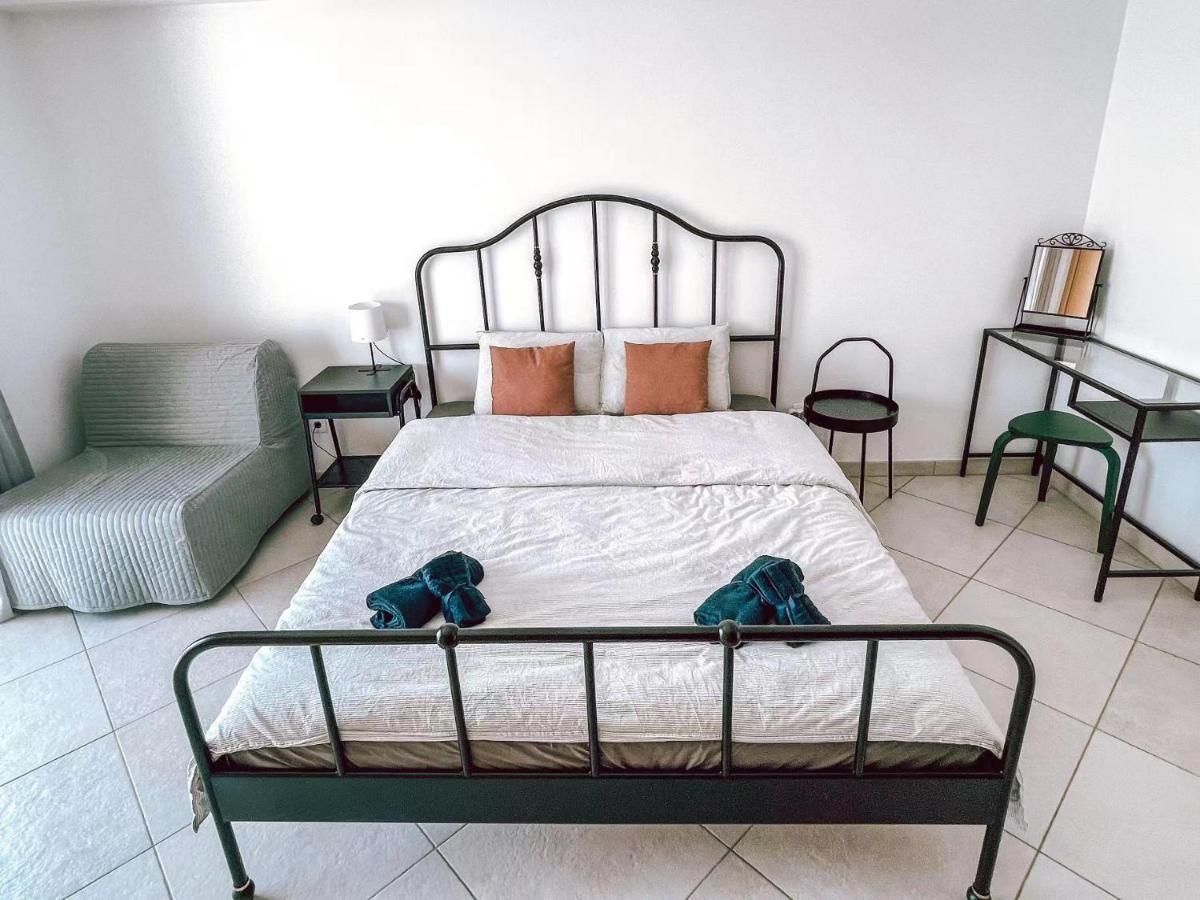 Peniche Master Bedroom With Sea View Balcony, Private Bathroom, Shared Kitchen, Swimming Pool, Surfing Resort Atouguia Da Baleia Exterior foto