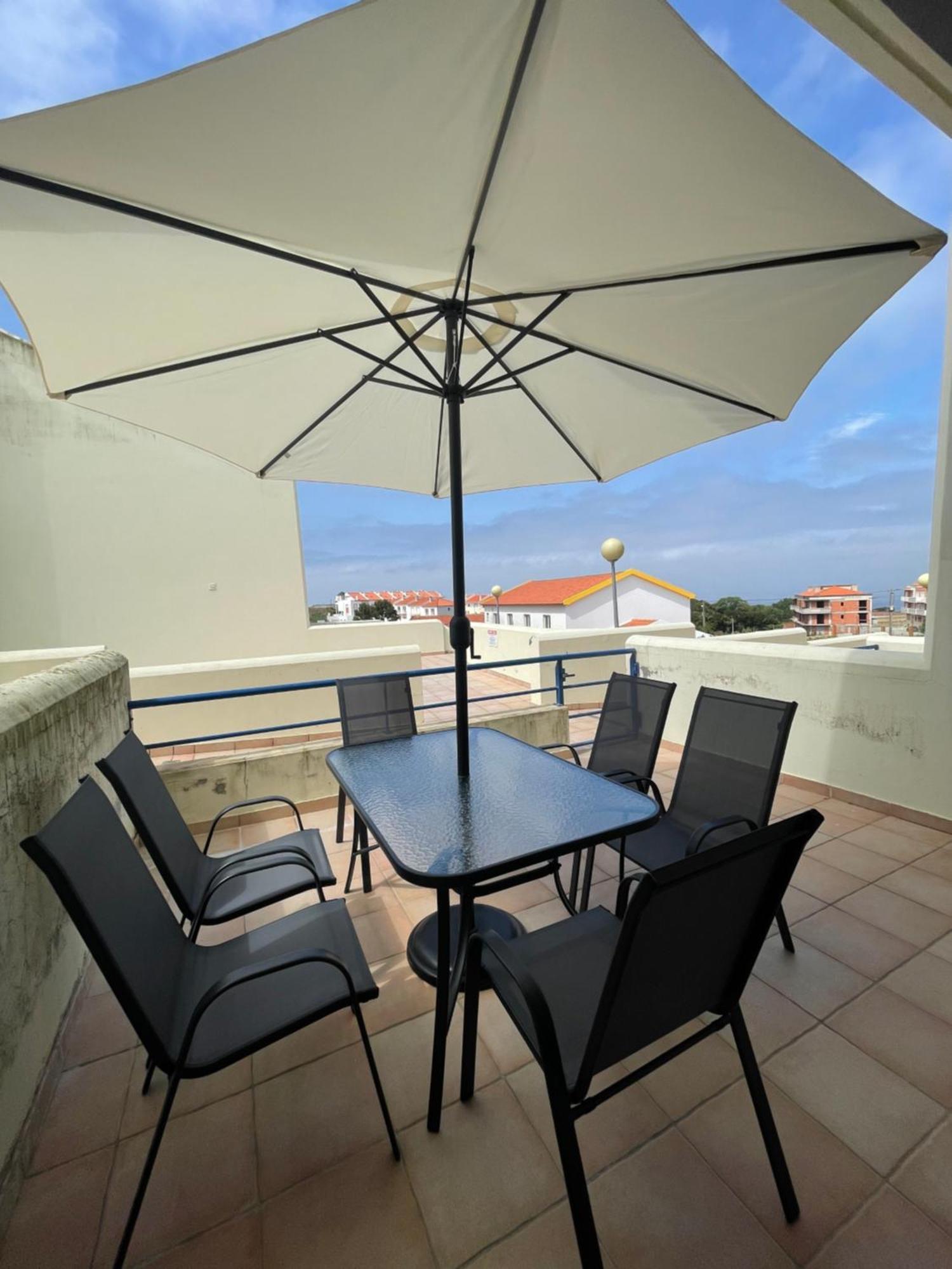 Peniche Master Bedroom With Sea View Balcony, Private Bathroom, Shared Kitchen, Swimming Pool, Surfing Resort Atouguia Da Baleia Exterior foto